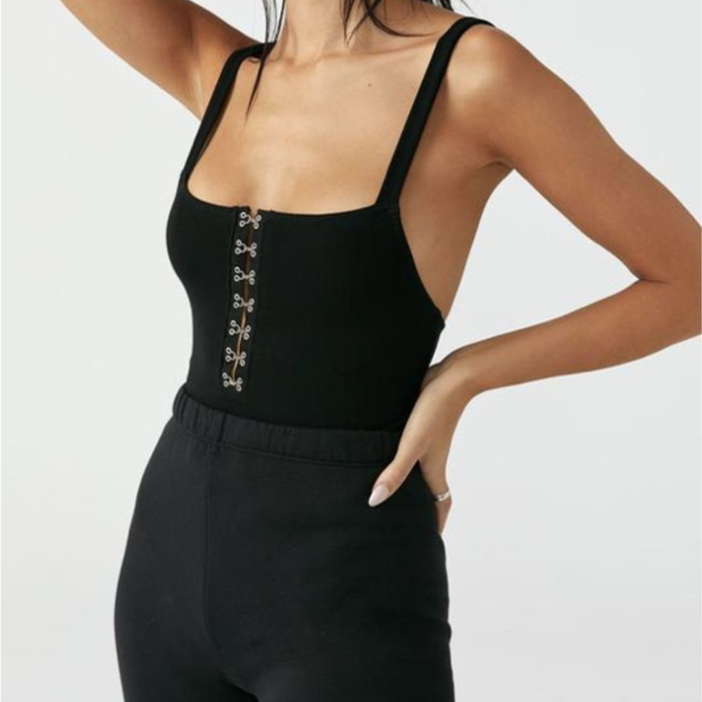 NWOT Joah Brown Hook and Eye Tank - Black - Size M/L